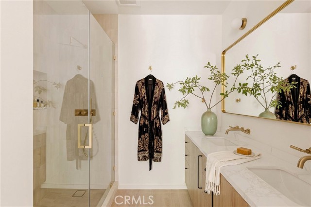 Detail Gallery Image 9 of 28 For 17852 Saticoy St, Reseda,  CA 91335 - – Beds | – Baths