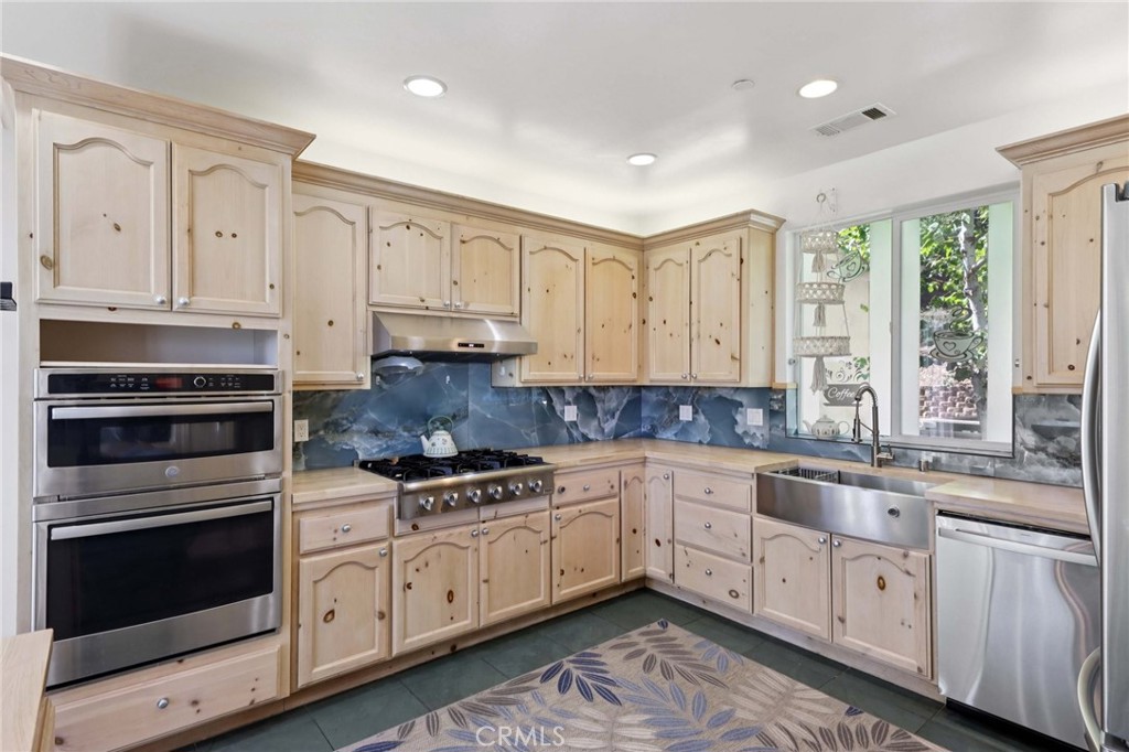 MLS #CV25230120 image #10