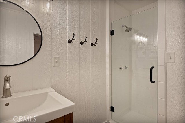 Detail Gallery Image 18 of 45 For 717 Crest Estates, Lake Arrowhead,  CA 92352 - 3 Beds | 3 Baths