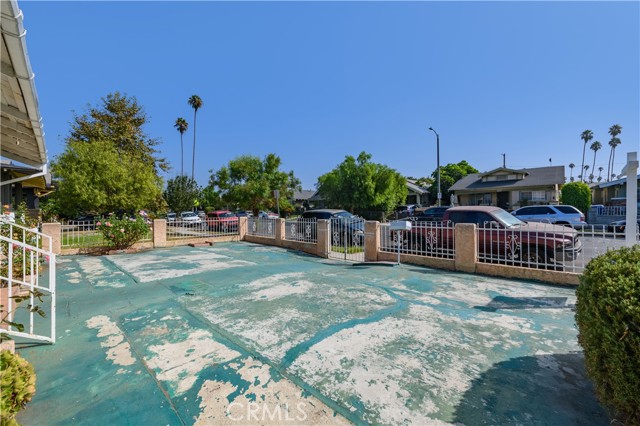 Detail Gallery Image 5 of 44 For 3439 6th Avenue, Los Angeles,  CA 90018 - 4 Beds | 1/1 Baths