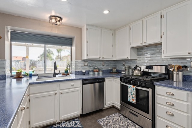 Detail Gallery Image 11 of 26 For 22833 Kuka Cir, Wildomar,  CA 92595 - 4 Beds | 2/1 Baths