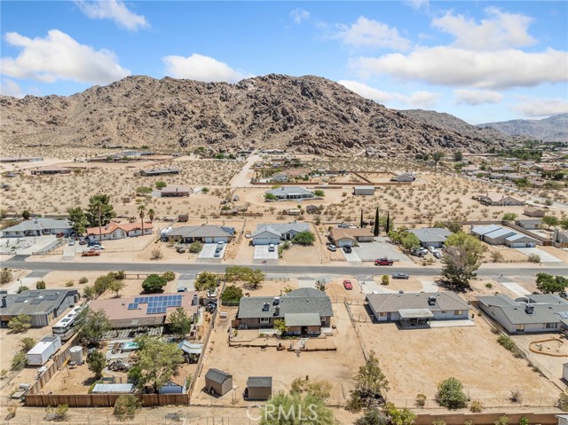 16986 Ouray Road, Apple Valley CA: https://media.crmls.org/medias/75e5d02a-21e2-4027-9beb-b953b0d1ec59.jpg