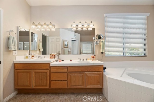 23810 Via Barletta, Murrieta CA: https://media.crmls.org/medias/75e5ddbd-99cc-48ae-8e66-e9f9b5f8ce31.jpg
