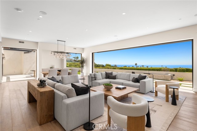 Detail Gallery Image 15 of 36 For 2 Twin Lakes Cir, Corona Del Mar,  CA 92625 - 4 Beds | 4/1 Baths