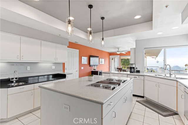 Detail Gallery Image 15 of 60 For 2366 Green Valley, Fallbrook,  CA 92028 - 3 Beds | 3/1 Baths