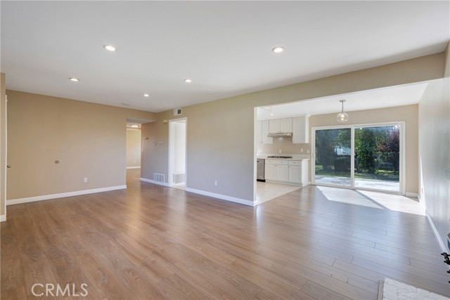 Image 14 of 27 For 6485 Clovis  