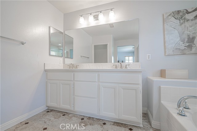 Detail Gallery Image 19 of 26 For 24472 Montevista Cir, Valencia,  CA 91354 - 3 Beds | 3 Baths