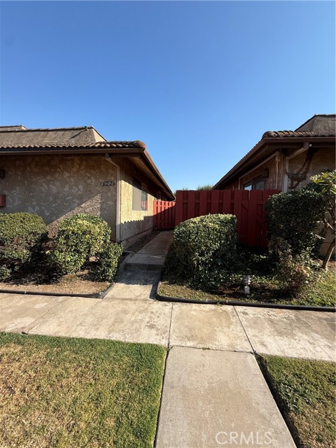 Detail Gallery Image 2 of 12 For 412 E Newmark Ave #D,  Monterey Park,  CA 91755 - 2 Beds | 2 Baths