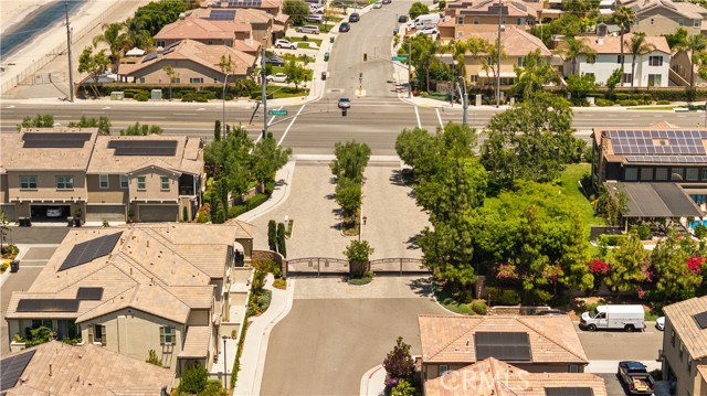 7133 Montecito Lane, Eastvale CA: https://media.crmls.org/medias/75e842e0-8bb0-459d-ae5d-fc230896563c.jpg