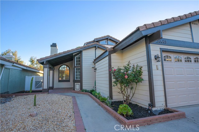 Detail Gallery Image 2 of 49 For 30605 Hollyberry Ln, Temecula,  CA 92591 - 4 Beds | 2 Baths