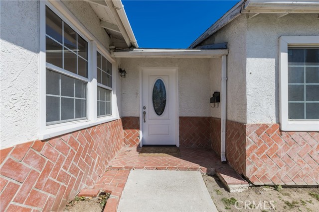 Detail Gallery Image 6 of 48 For 17149 Donmetz, Granada Hills,  CA 91344 - 4 Beds | 2 Baths