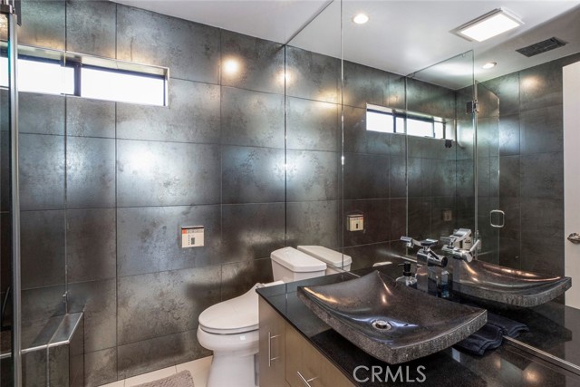 Detail Gallery Image 17 of 28 For 5456 Hermitage Ave #8,  Valley Village,  CA 91607 - 2 Beds | 2 Baths