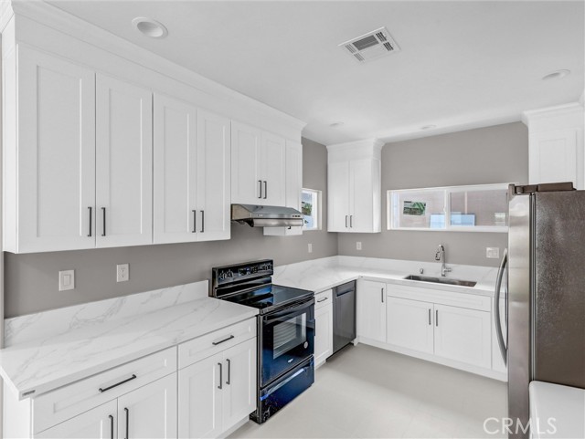 2451 Graydon Avenue, Monrovia CA: https://media.crmls.org/medias/75e8f17e-b04c-490b-b922-e71b2d7567f5.jpg