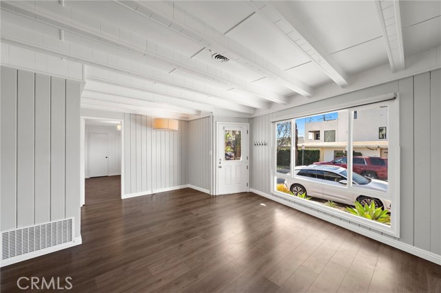 Detail Gallery Image 8 of 24 For 3212 2nd, Corona Del Mar,  CA 92625 - 2 Beds | 2 Baths