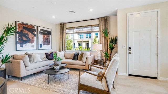 Detail Gallery Image 4 of 23 For 2811 E Amberley Privado, Ontario,  CA 91762 - 3 Beds | 2/1 Baths