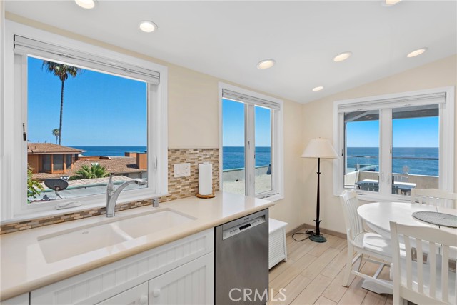 Detail Gallery Image 4 of 18 For 1059 Gaviota Dr, Laguna Beach,  CA 92651 - 1 Beds | 1 Baths