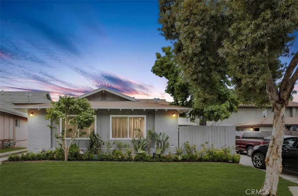 712 Shalimar Drive, Costa Mesa, CA 92627