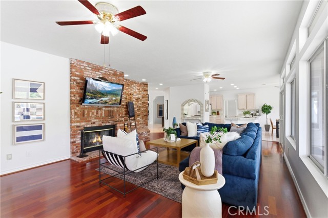 Image 14 of 53 For 24345 La Homa