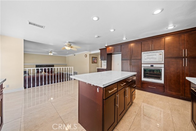 213 E Borromeo Avenue, Placentia CA: https://media.crmls.org/medias/75ed36ad-7d93-483a-9977-d7f82755683f.jpg