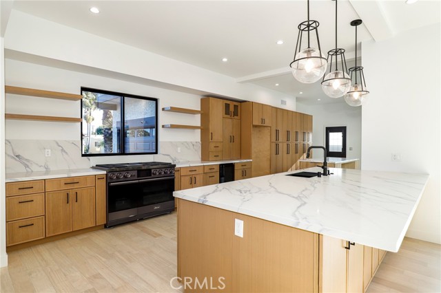 Detail Gallery Image 14 of 59 For 5633 E Deborah St, Long Beach,  CA 90815 - 5 Beds | 4 Baths