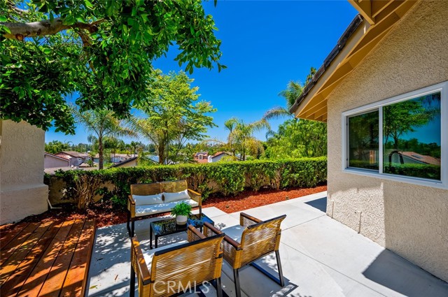 4 Saint Martin, Laguna Niguel CA: https://media.crmls.org/medias/75ef6340-8c76-4153-b9fd-f10fe9a78de8.jpg