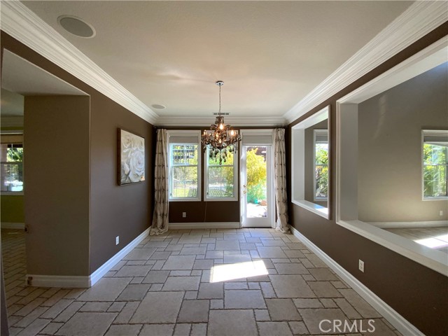 Detail Gallery Image 8 of 27 For 1475 Clearview Cir, Corona,  CA 92882 - 4 Beds | 3/1 Baths