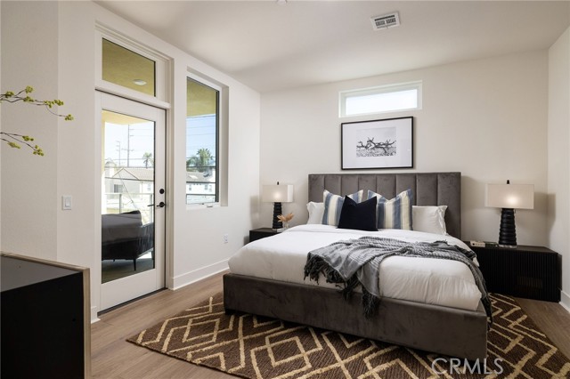 414 Main St., Huntington Beach CA: https://media.crmls.org/medias/75f0c199-eaf0-43ae-afcd-6add7d172c83.jpg