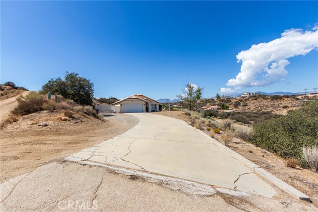 Detail Gallery Image 9 of 72 For 7170 Joshua, Oak Hills,  CA 92344 - 3 Beds | 2 Baths