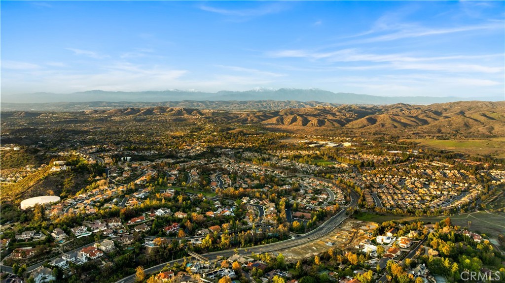 https://media.crmls.org/medias/75f156ef-3f88-481b-99a1-5a58009d5640.jpg?preset=X-Large