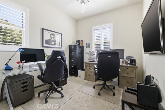 Detail Gallery Image 20 of 46 For 4977 Hydepark, Agoura Hills,  CA 91301 - 4 Beds | 2/1 Baths