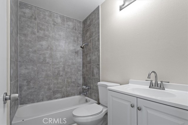 Detail Gallery Image 9 of 21 For 16710 Orange Ave #H44,  Paramount,  CA 90723 - 2 Beds | 1/1 Baths