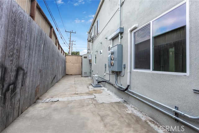 1241 W 95th Street, Los Angeles CA: https://media.crmls.org/medias/75f2481d-0a8d-4785-9abd-d200a68677c9.jpg