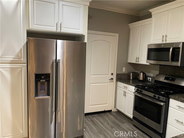 186 Rose Arch, Irvine CA: https://media.crmls.org/medias/75f2dc3d-7dee-4294-ab3c-fc540aa08594.jpg