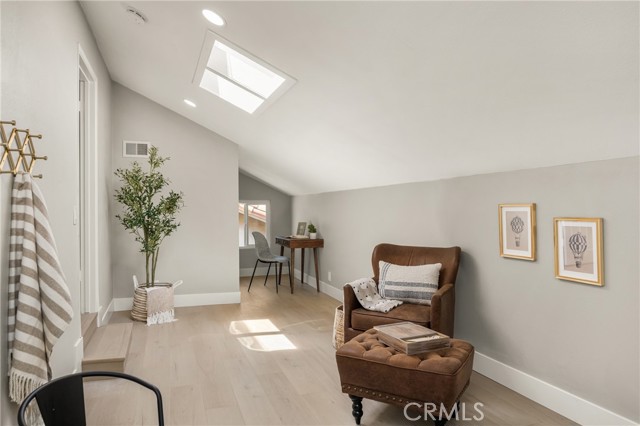 4052 Escudero, Irvine CA: https://media.crmls.org/medias/75f33ce3-1e94-40ac-b815-9161c697eb85.jpg