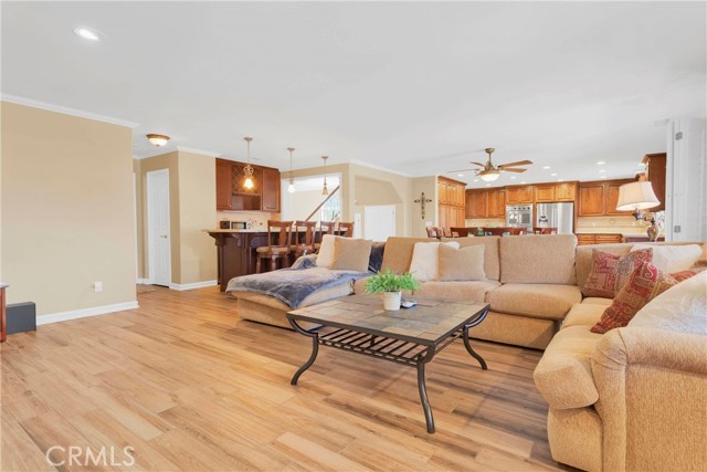 Detail Gallery Image 17 of 60 For 13880 Driftwood Dr, Victorville,  CA 92395 - 4 Beds | 3 Baths