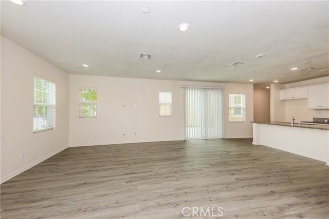 Detail Gallery Image 4 of 14 For 7460 Jersey St, Chino,  CA 91708 - 4 Beds | 2/1 Baths