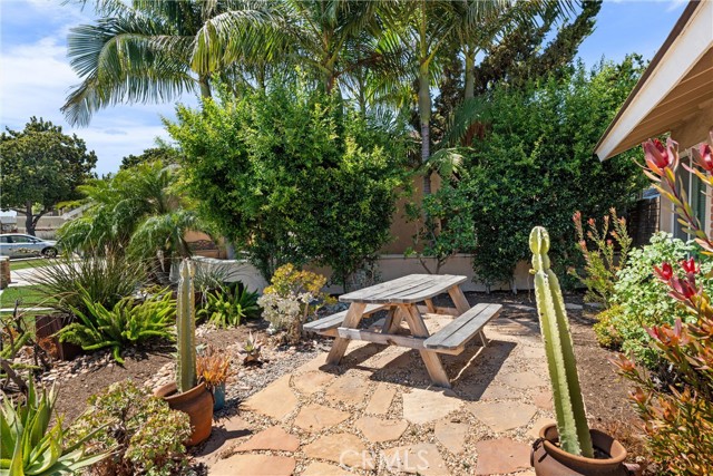 201 W Harvey Avenue, Santa Ana CA: https://media.crmls.org/medias/75f3eb2e-1643-4187-a505-a23142ad848d.jpg