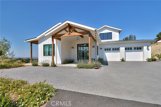 38721 Calle De Toros, Temecula CA: https://media.crmls.org/medias/75f48adc-a612-4242-bd2f-1c95162df588.jpg