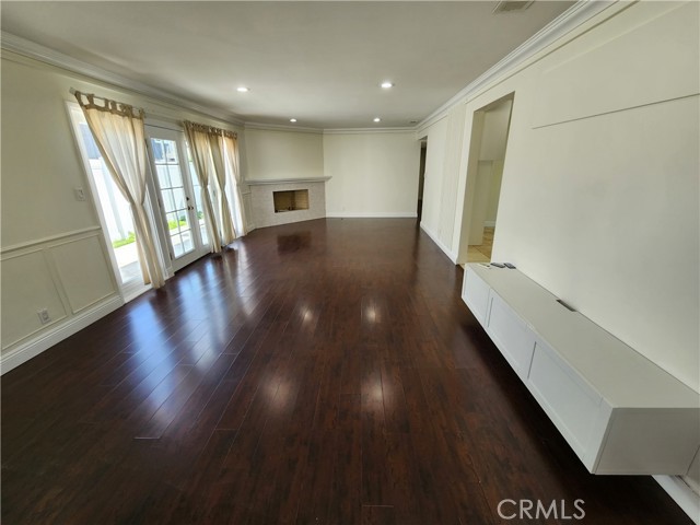 10450 Balboa Boulevard, Granada Hills CA: https://media.crmls.org/medias/75f4d262-7d62-473e-bbf2-90168cb7c08c.jpg