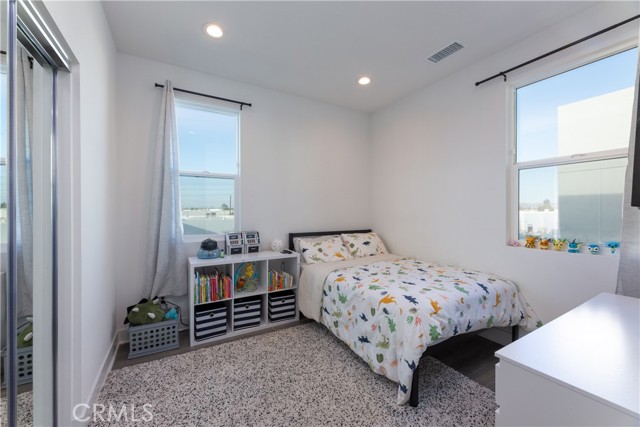2nd bedroom, ample natural lighting