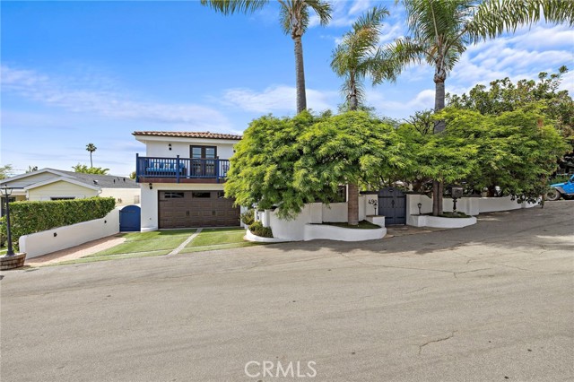 490 Agate, Laguna Beach CA: https://media.crmls.org/medias/75f63e17-182d-4d51-b137-58af27c314f7.jpg