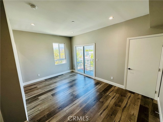 Detail Gallery Image 7 of 20 For 5741 Fulcher Ave #1/2,  North Hollywood,  CA 91601 - 4 Beds | 4 Baths