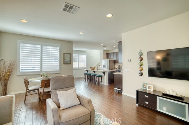 Detail Gallery Image 14 of 60 For 14693 Marquette Ave, Chino,  CA 91710 - 3 Beds | 2/1 Baths
