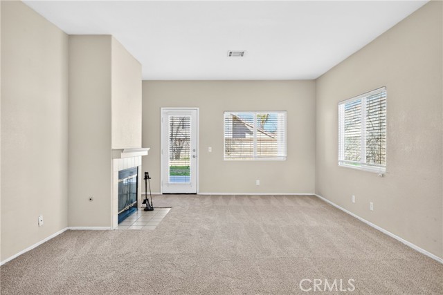 Detail Gallery Image 6 of 35 For 43865 Gingham, Lancaster,  CA 93535 - 3 Beds | 2 Baths