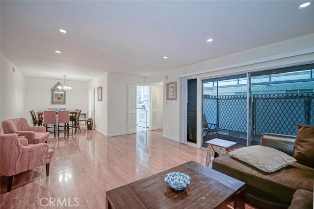 Detail Gallery Image 19 of 59 For 4950 Louise Ave #105,  Encino,  CA 91316 - 2 Beds | 2 Baths