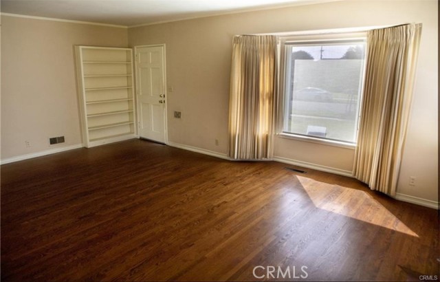 Detail Gallery Image 2 of 8 For 2325 Las Lunas St, Pasadena,  CA 91107 - 3 Beds | 2 Baths