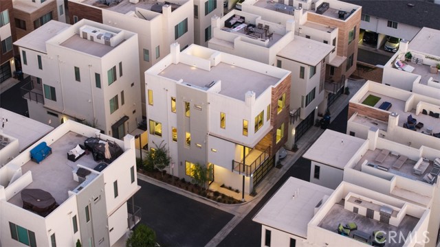 15 Ebb Tide Circle, Newport Beach CA: https://media.crmls.org/medias/75f7b832-e54b-478b-8fdd-dbaf0ce7d24b.jpg