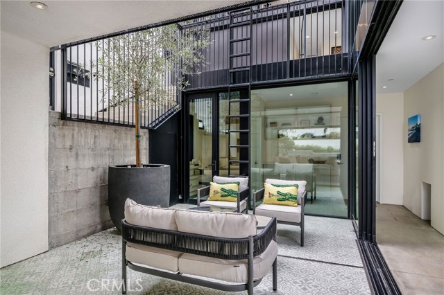 2821 Alma Avenue, Manhattan Beach CA: https://media.crmls.org/medias/75f7f4e6-71b3-4009-a3b8-44fac9cf172a.jpg