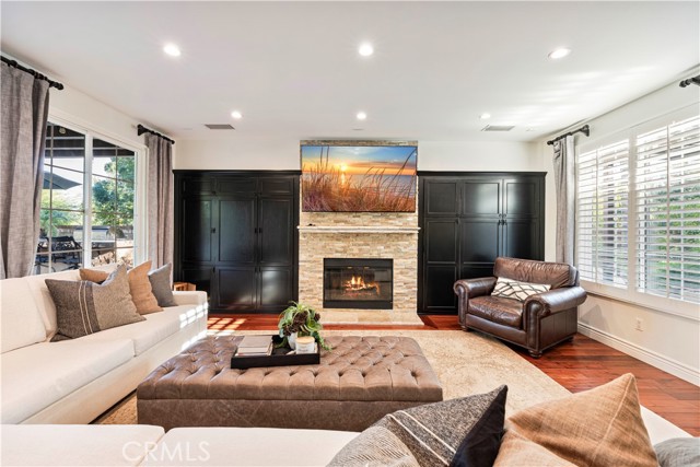 Detail Gallery Image 18 of 50 For 26101 Knoll Ct, Valencia,  CA 91381 - 5 Beds | 3/1 Baths