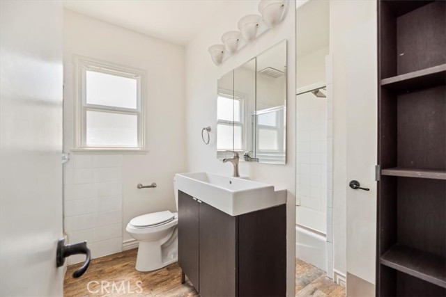 4402 Highgrove Avenue, Torrance CA: https://media.crmls.org/medias/75f8e80a-bfa1-4fcd-b321-98b3de0272c6.jpg